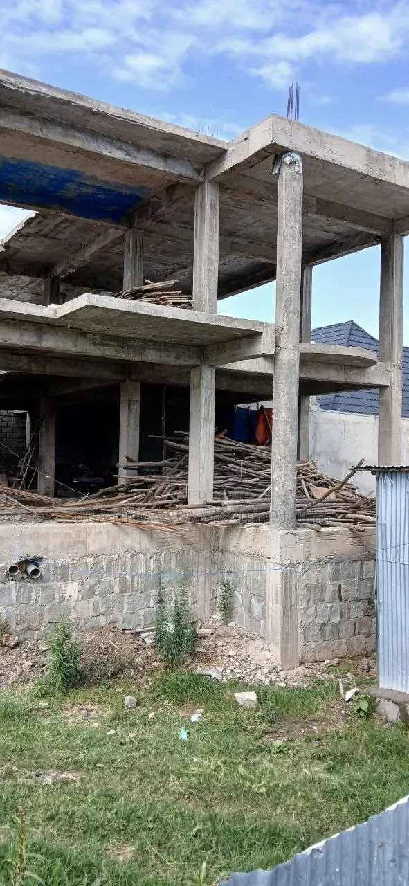 8bdrm Townhouse/Terrace in Legetafo Area, Oromia-Finfinne for sale