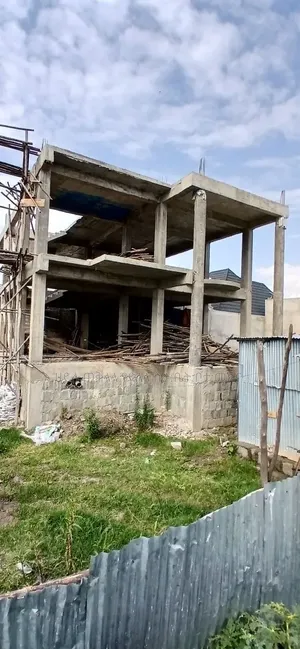 8bdrm Townhouse/Terrace in Legetafo Area, Oromia-Finfinne for sale