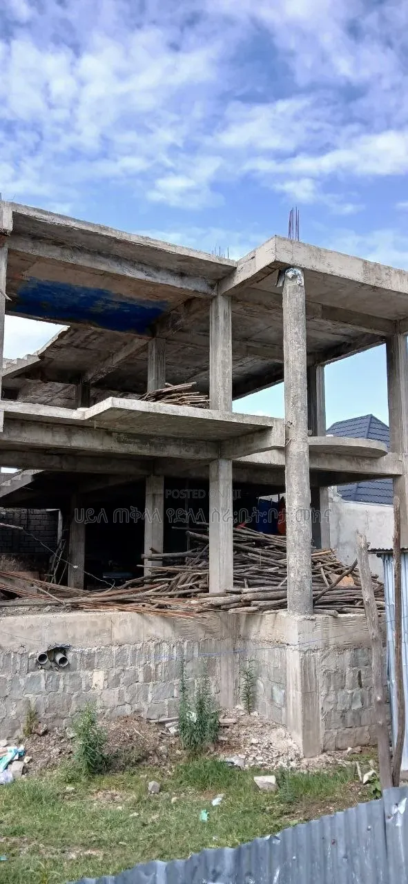 8bdrm Townhouse/Terrace in Legetafo Area, Oromia-Finfinne for sale