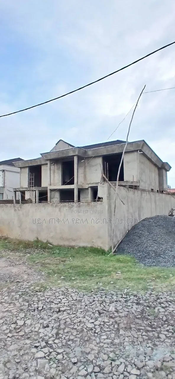 7bdrm Townhouse/Terrace in Rosseta Real State, Oromia-Finfinne for sale
