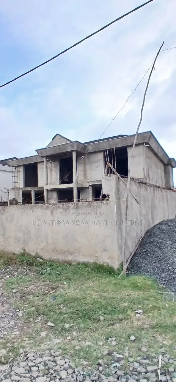 7bdrm Townhouse/Terrace in Rosseta Real State, Oromia-Finfinne for sale