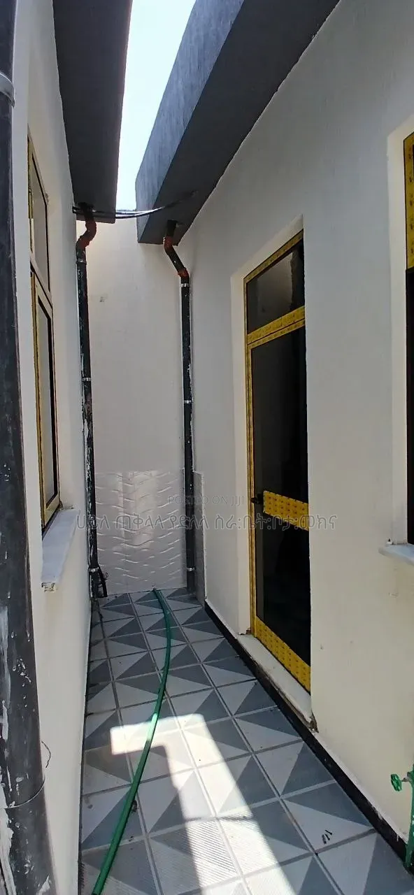 Furnished 5bdrm Villa in Legetafo Area Best, Oromia-Finfinne for sale