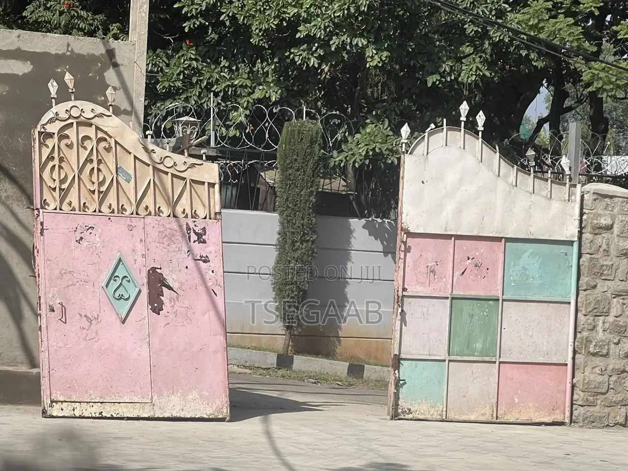 Outer Metallic Door የውጭ ብረት በር ለሽያጭ