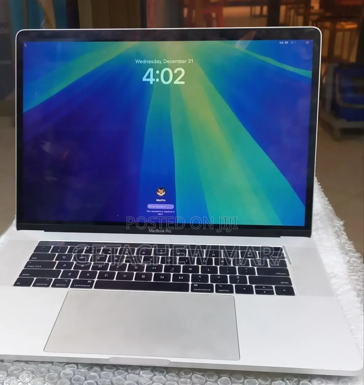 New Laptop Apple MacBook 2018 16GB Intel Core i7 SSD 256GB