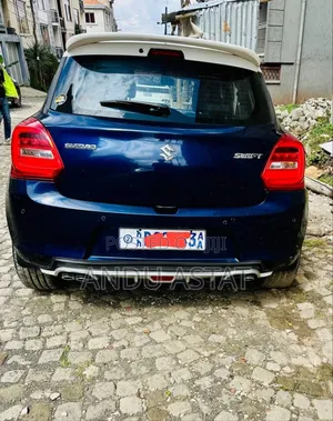 Suzuki Swift 2021 Blue