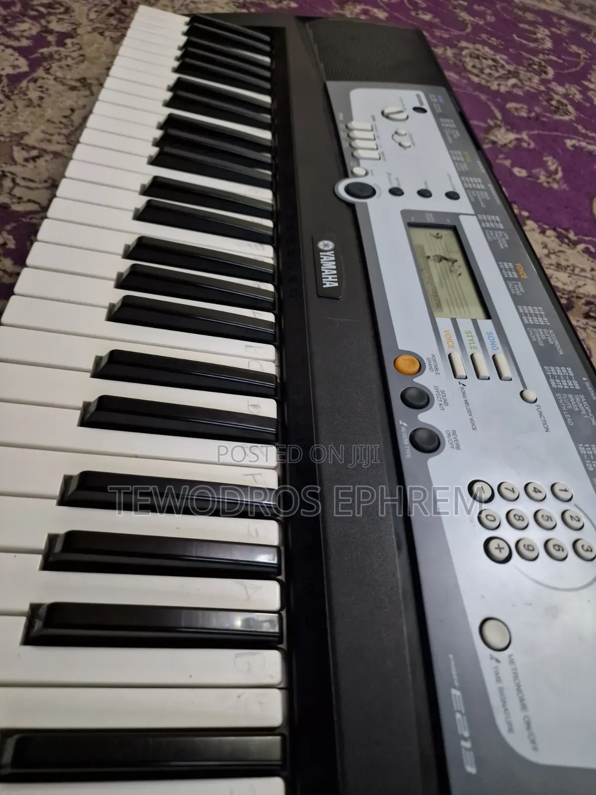 Yamaha PSR-E213 Electronic Keyboard
