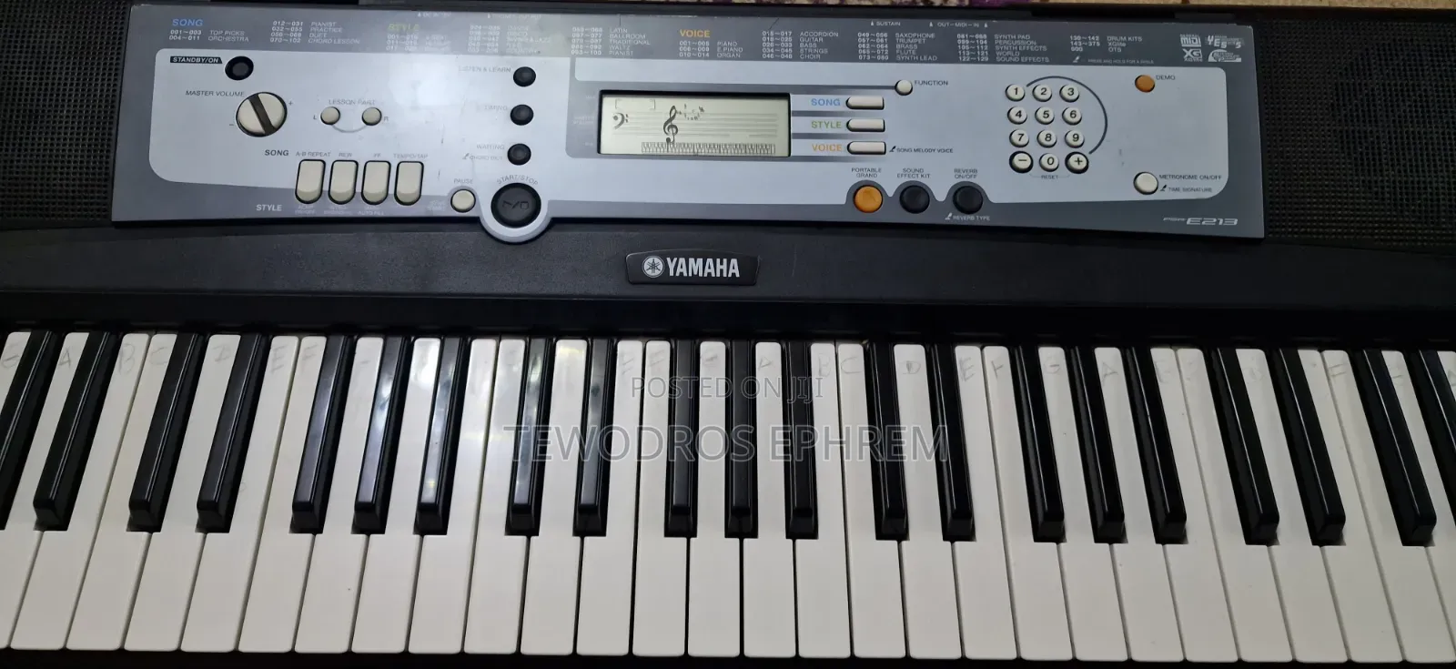 Yamaha PSR-E213 Electronic Keyboard