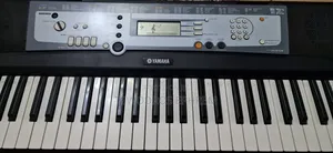 Yamaha PSR-E213 Electronic Keyboard