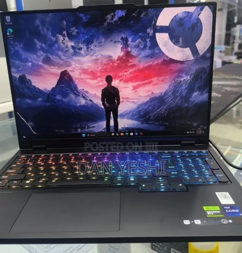 New Laptop Lenovo Legion Pro 7 32GB Intel Core i9 SSD 1T