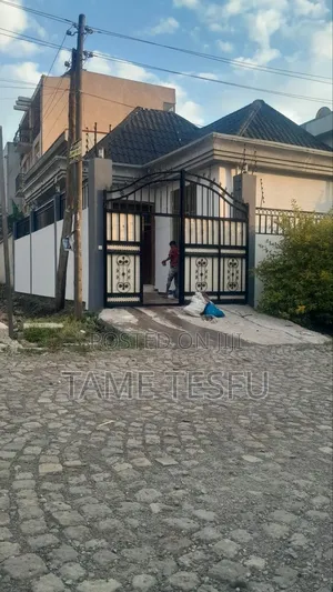 Furnished 3bdrm Villa in ሀያት, Bole for sale