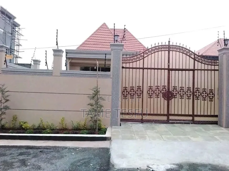 Furnished 4bdrm Villa in ሰሚት, Bole for sale