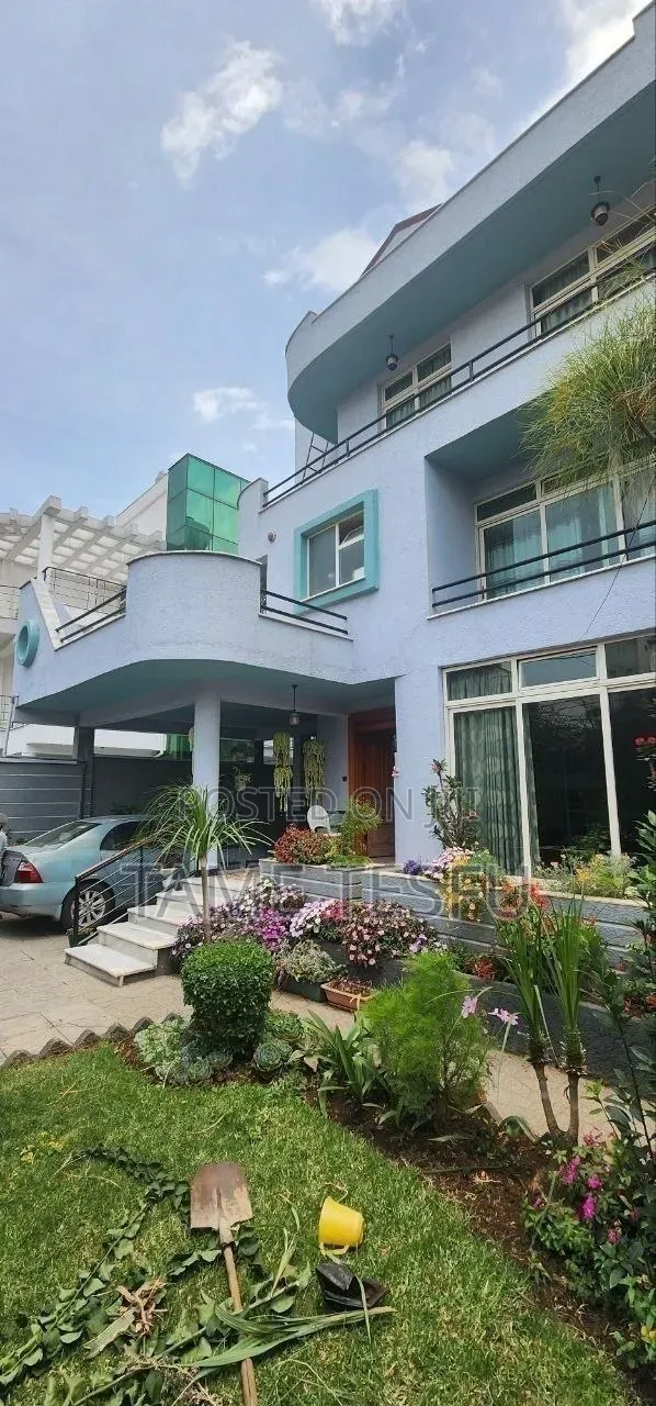 Furnished 8bdrm House in Cmc, Bole for sale