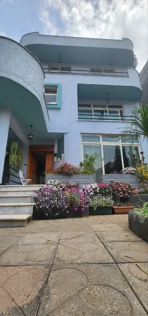 Furnished 8bdrm House in Cmc, Bole for sale