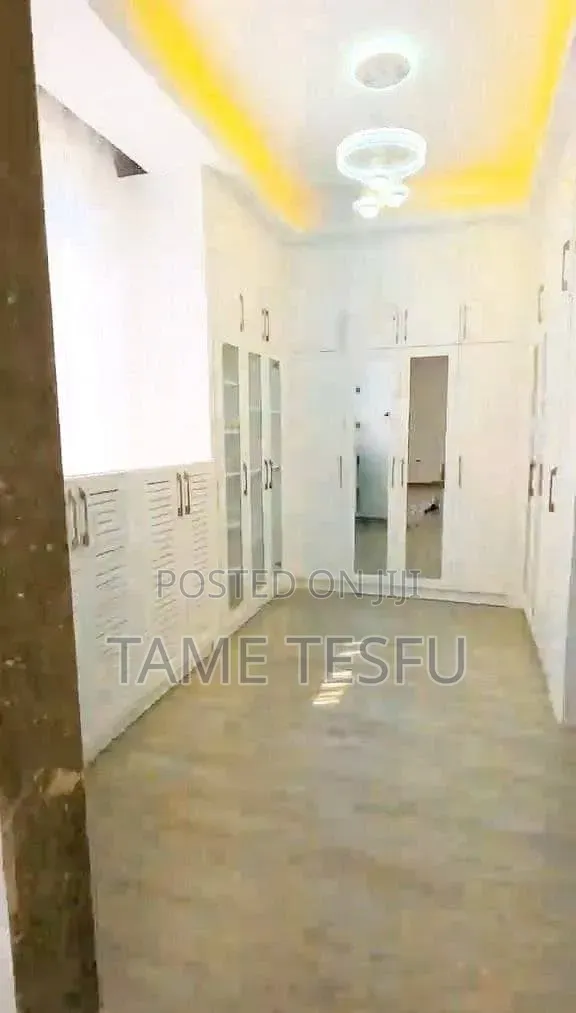Furnished 8bdrm House in Cmc, Bole for sale