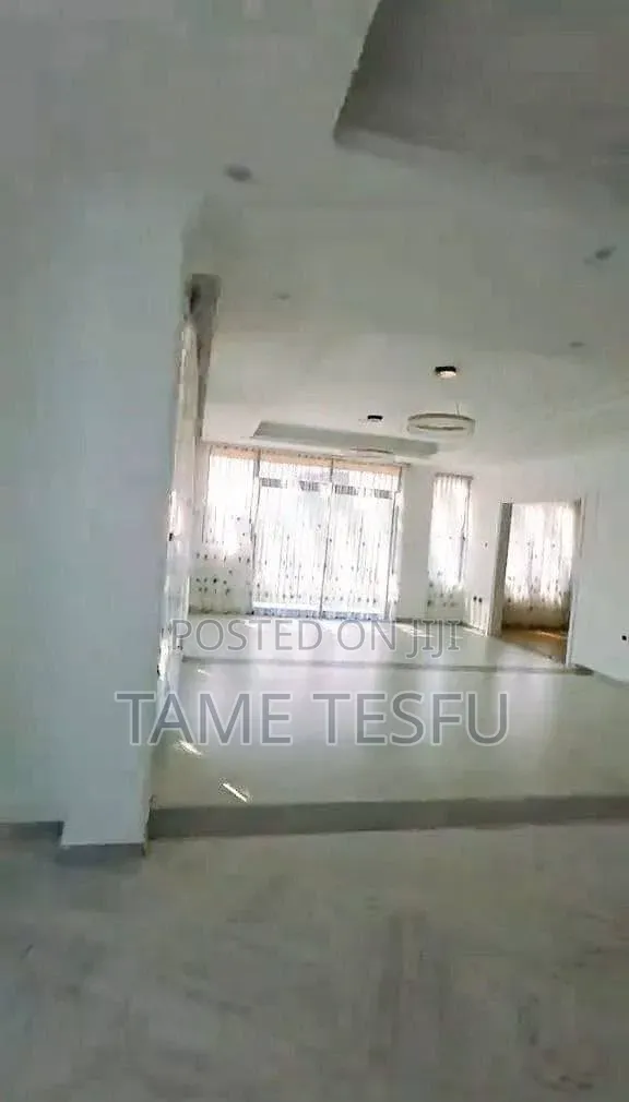 Furnished 8bdrm House in Cmc, Bole for sale