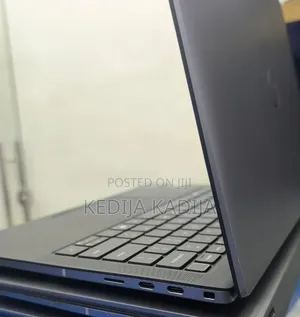New Laptop Dell Precision 5490 32GB Intel Core Ultra 9 SSD 1T
