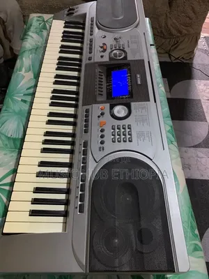 Uni Sound 61-Key Electronic Keyboard