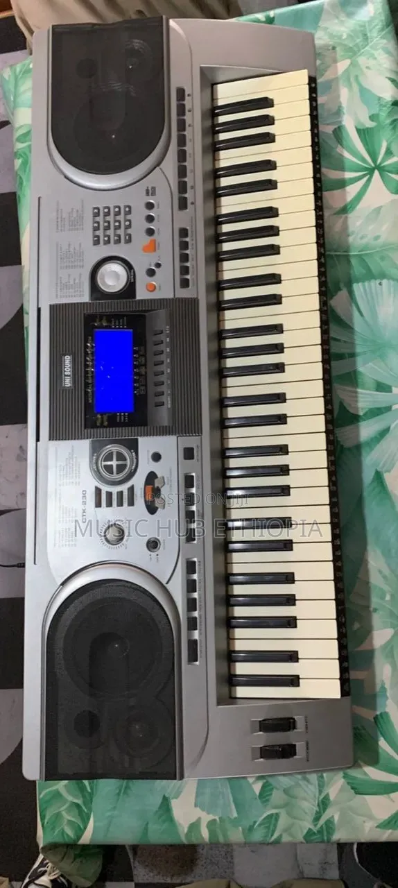 Uni Sound 61-Key Electronic Keyboard