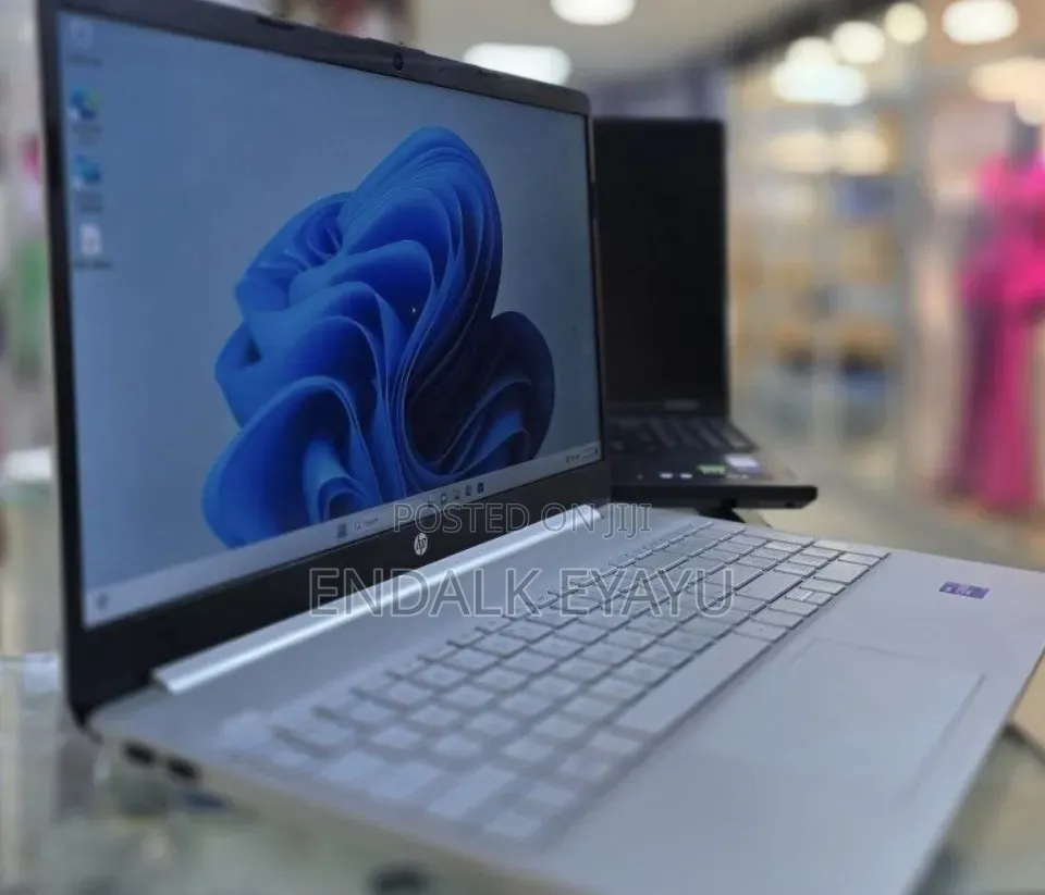 New Laptop HP 16GB Intel Core i7 SSD 512GB