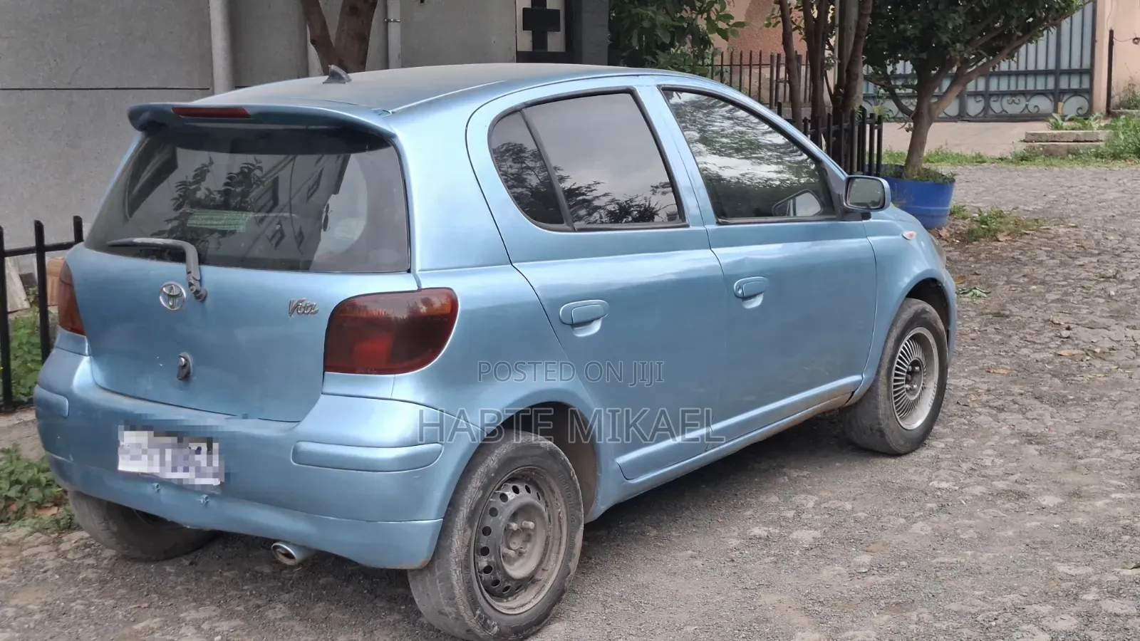 Toyota Vitz 2002 Blue