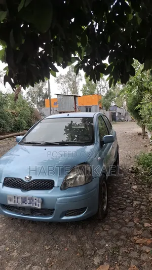 Toyota Vitz 2002 Blue