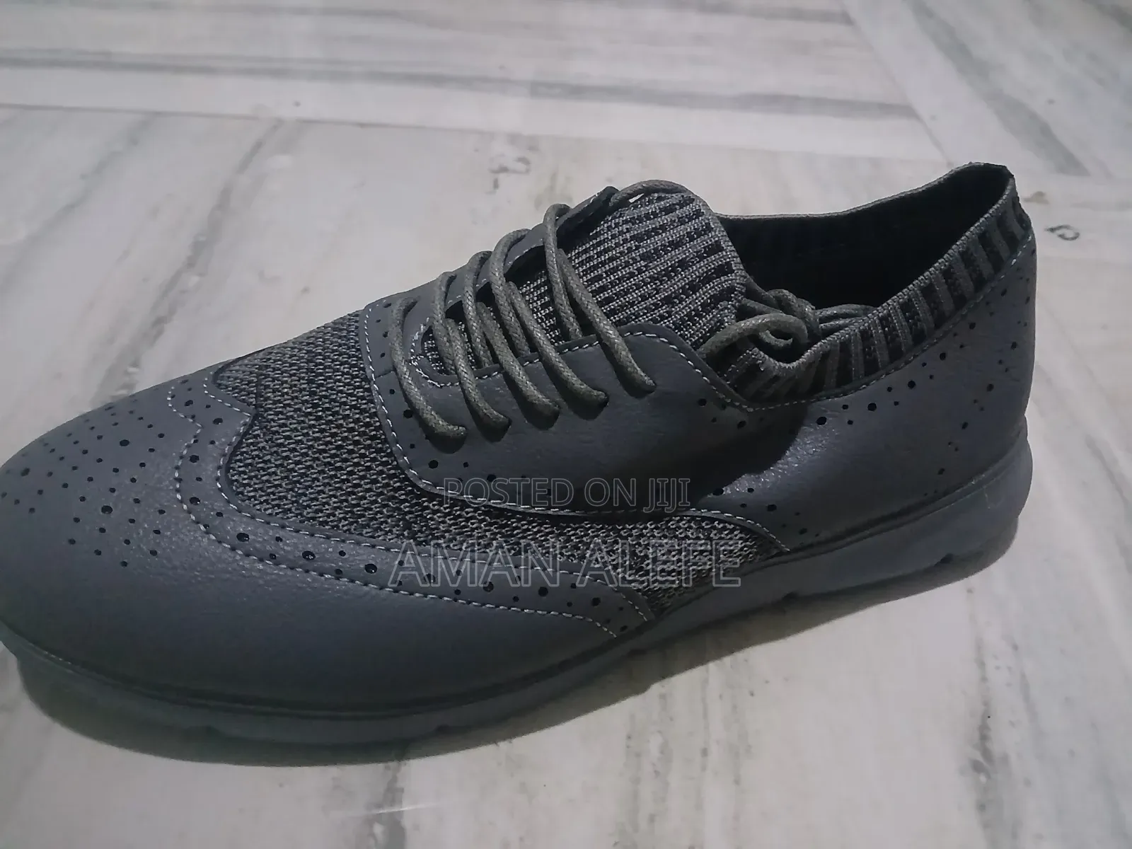 Sneaker  Classic Shoes