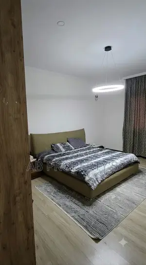 Furnished 3bdrm Apartment in ፒያሳ, Arada for sale