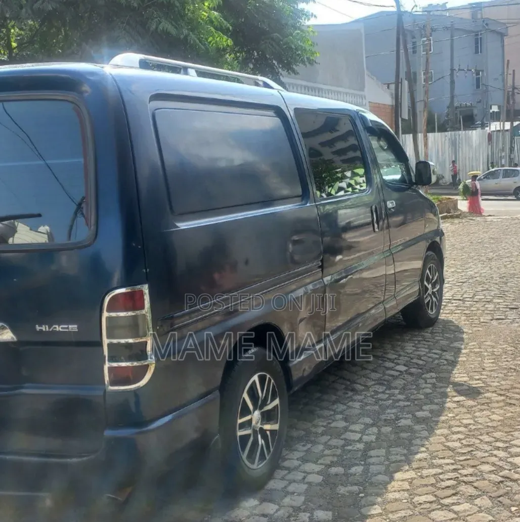 Toyota HiAce 2008 Blue