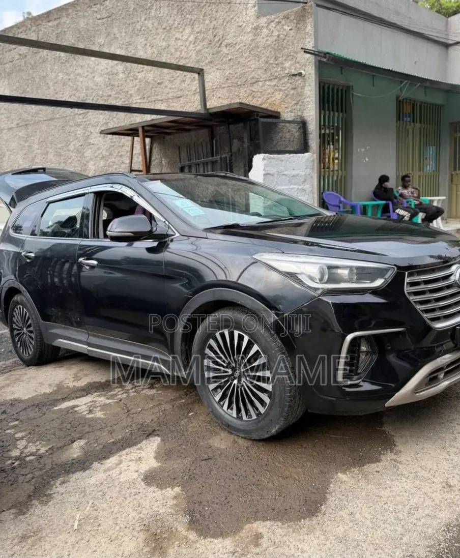 Hyundai Santa Fe 2018 Gray