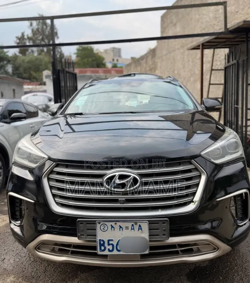 Hyundai Santa Fe 2018 Gray