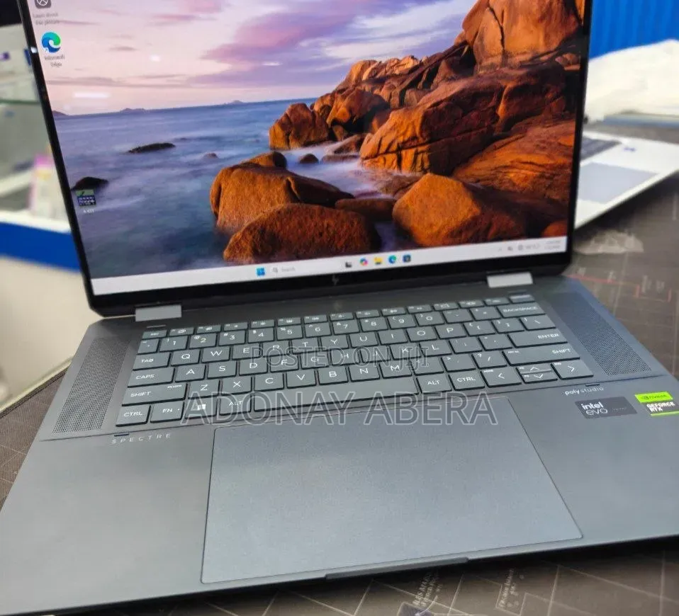 New Laptop HP 32GB Intel Core Ultra 7 SSD 1T