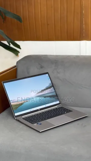 New Laptop HP ZBook Firefly 14 G10 16GB Intel Core i5 SSD 512GB