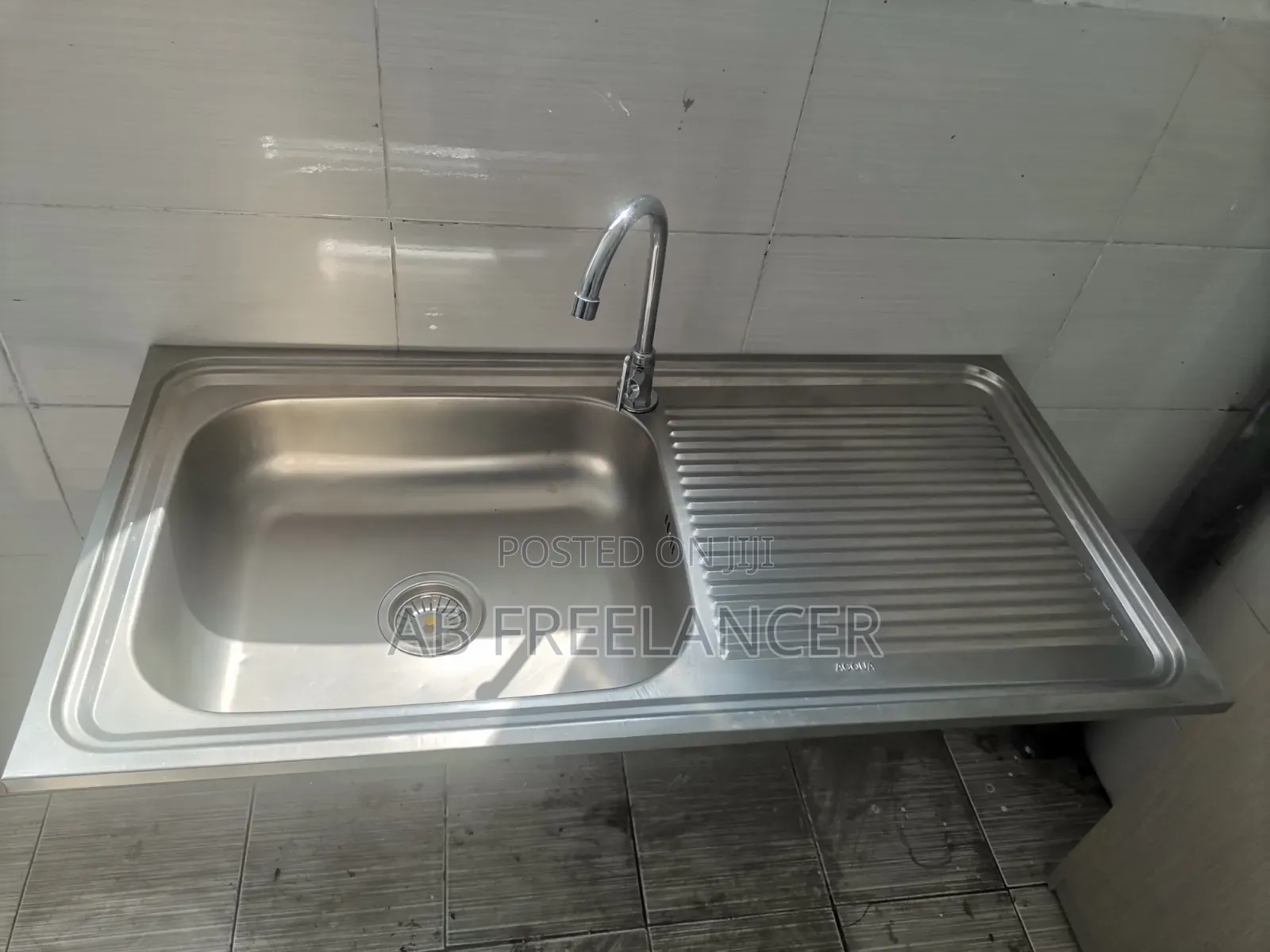 Stainless Steel Sink With Mounting Frame and Complete Accessories