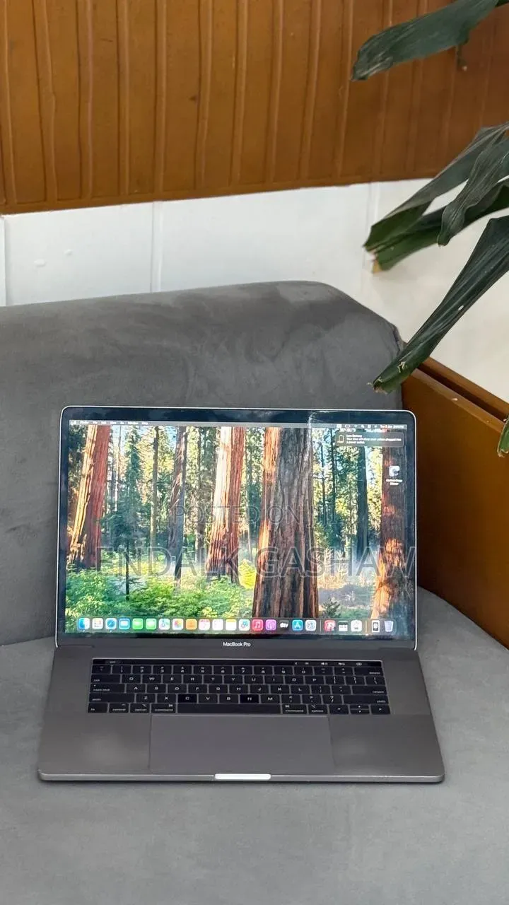 New Laptop Apple MacBook Pro 2019 32GB Intel Core i9 SSD 512GB
