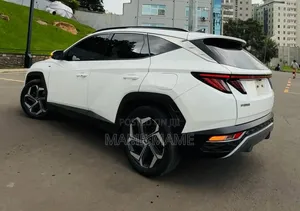 Hyundai Tucson 2021 White