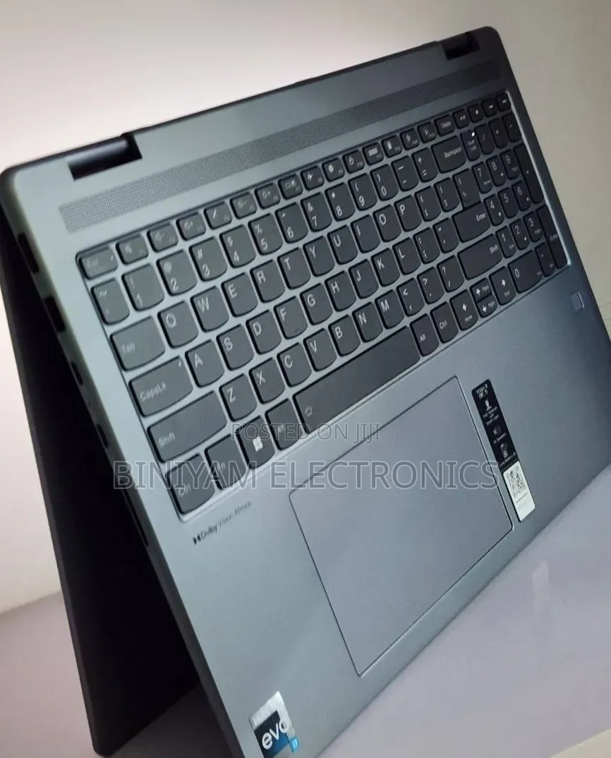 New Laptop Lenovo Yoga 7i 16GB Intel Core i7 SSD 512GB