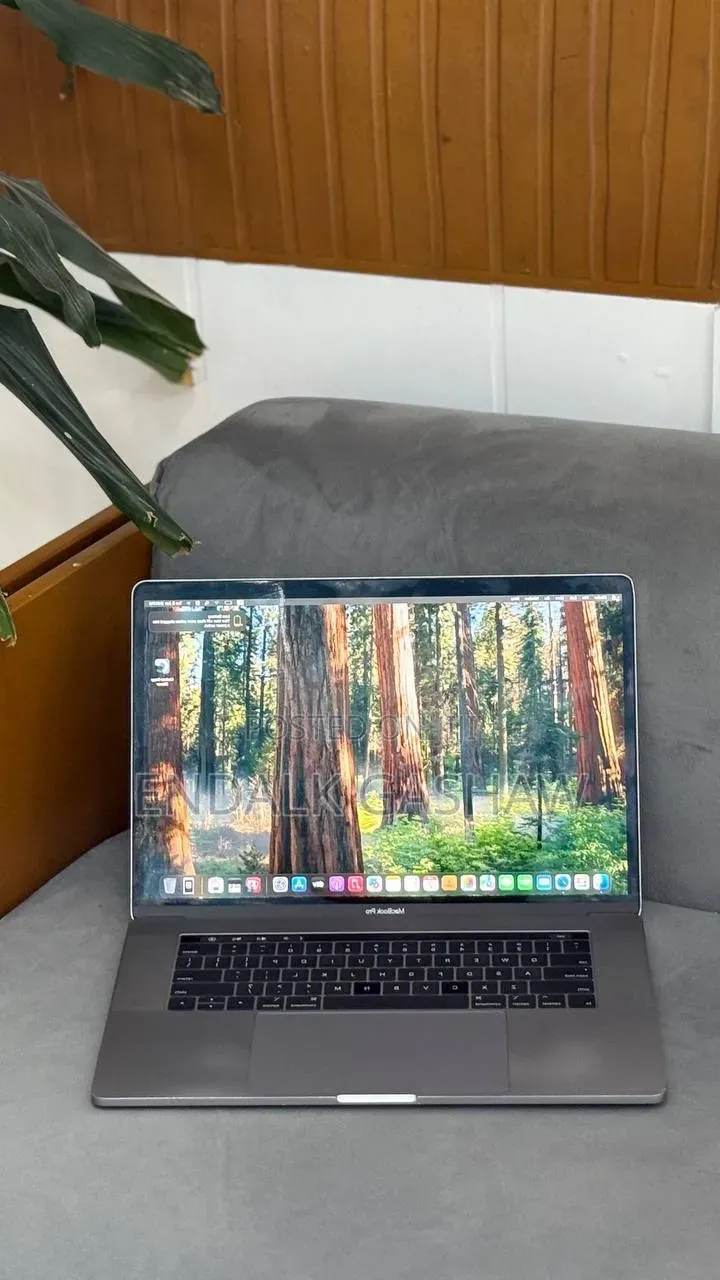 New Laptop Apple MacBook Pro 2019 32GB Intel Core i9 SSD 512GB