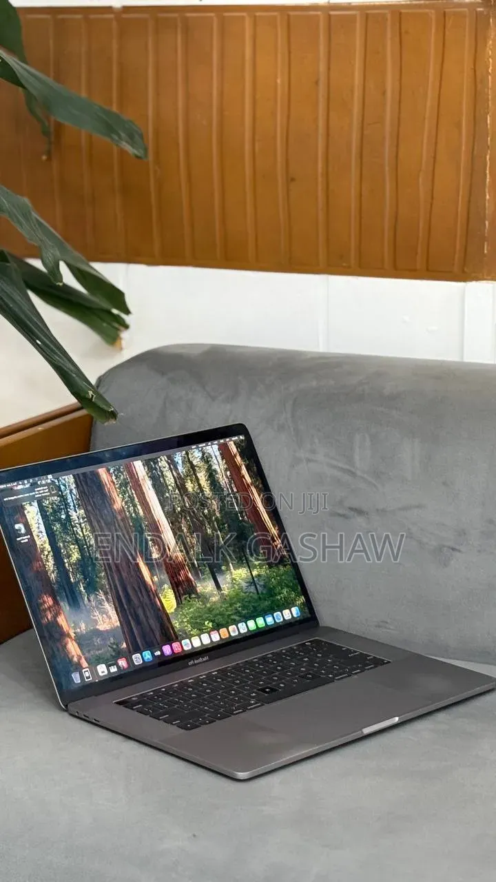 New Laptop Apple MacBook Pro 2019 32GB Intel Core i9 SSD 512GB
