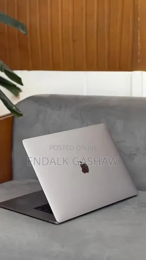 New Laptop Apple MacBook Pro 2019 32GB Intel Core i9 SSD 512GB