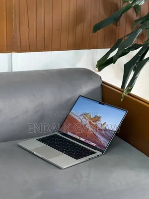 New Laptop Apple MacBook Pro 2021 M1 16GB Apple M1 SSD 512GB