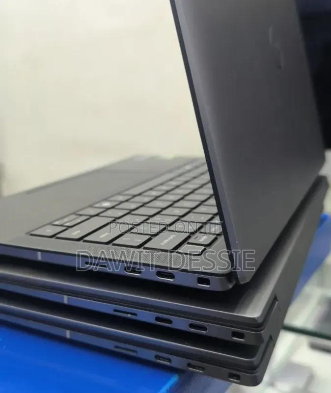 New Laptop Dell Precision 5490 32GB Intel Core Ultra 9 SSD 1T