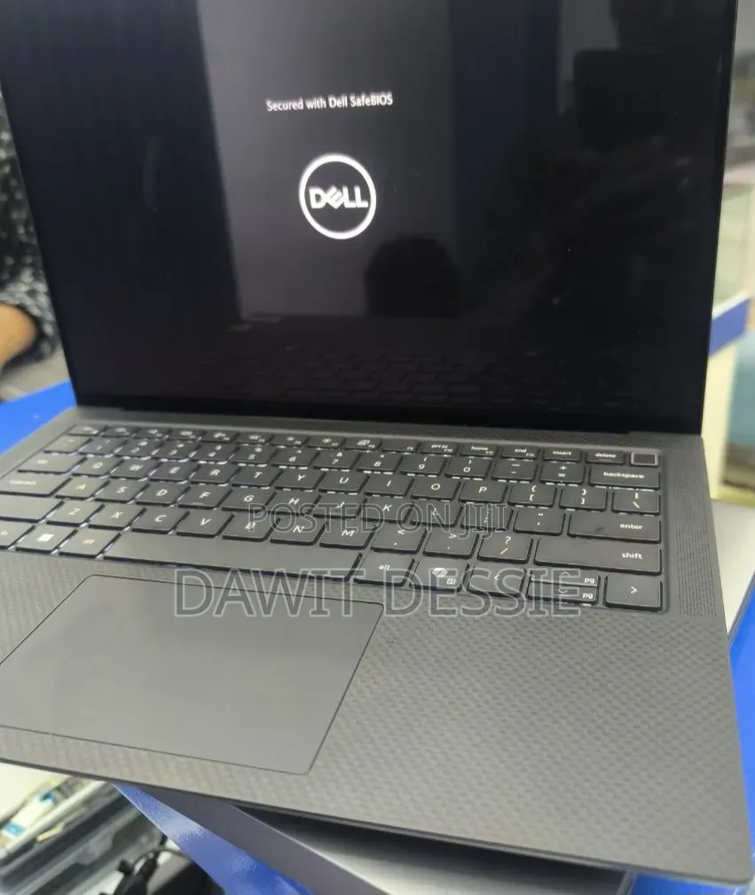 New Laptop Dell Precision 5490 32GB Intel Core Ultra 9 SSD 1T