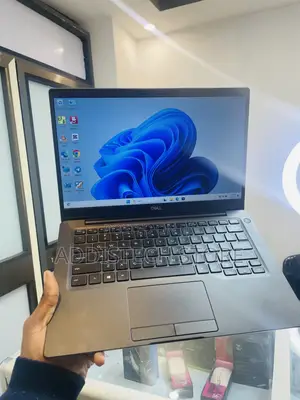 New Laptop Dell Latitude 7300 8GB Intel Core i7 SSD 512GB