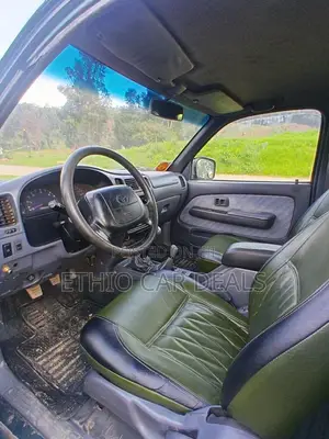 Toyota Hilux 1999 Green