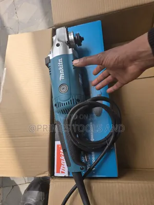 Makita Angle Grinder – Professional Power Precision