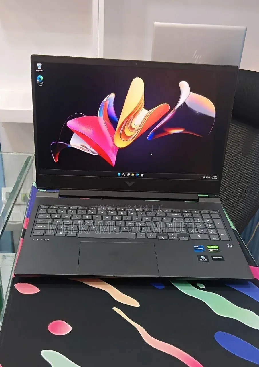 New Laptop HP Victus 16 16GB Intel Core i7 SSD 1T