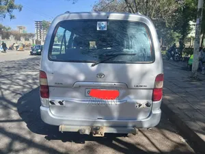 Toyota HiAce 2004 Silver