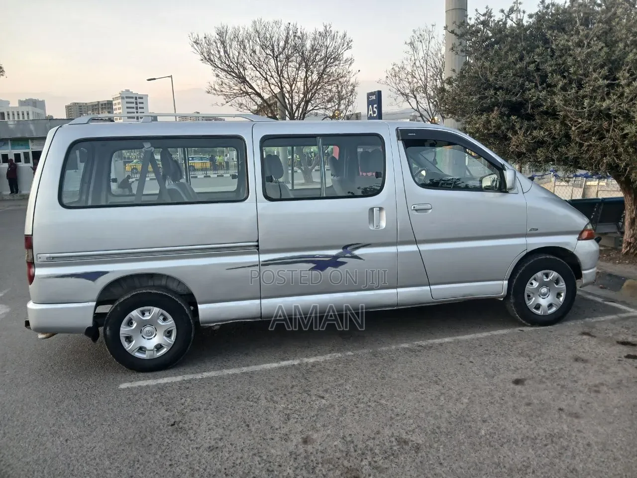 Toyota HiAce 2004 Silver