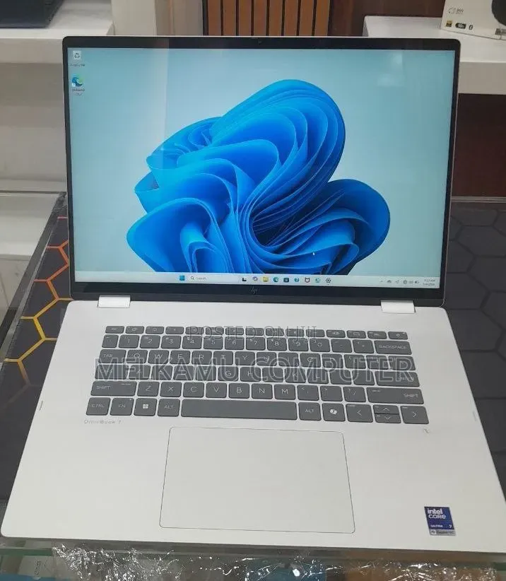 New Laptop HP OmniBook X Flip 14" 16GB Intel Core Ultra 7 SSD 1T