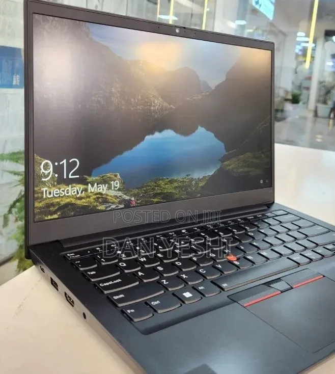New Laptop Lenovo ThinkPad T14s G4 16GB Intel Core i7 SSD 512GB
